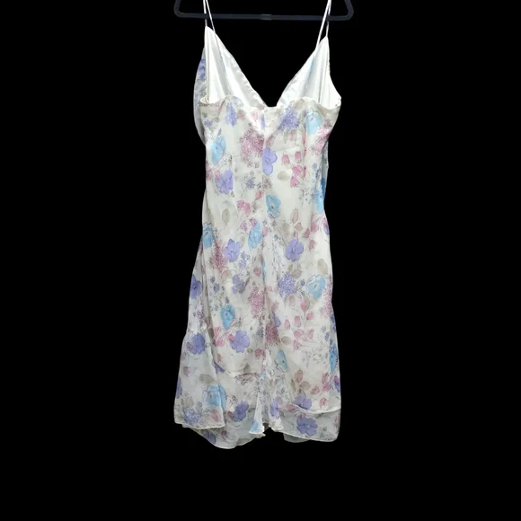 New York & Company Floral Midi Dress in Cream and Purple Vintage Fairycore - Picture 5 of 9